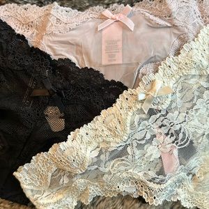 NWT VICTORIA’S SECRET undies x3